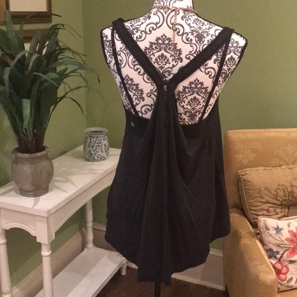 Lululemon tank - Picture 4 of 6
